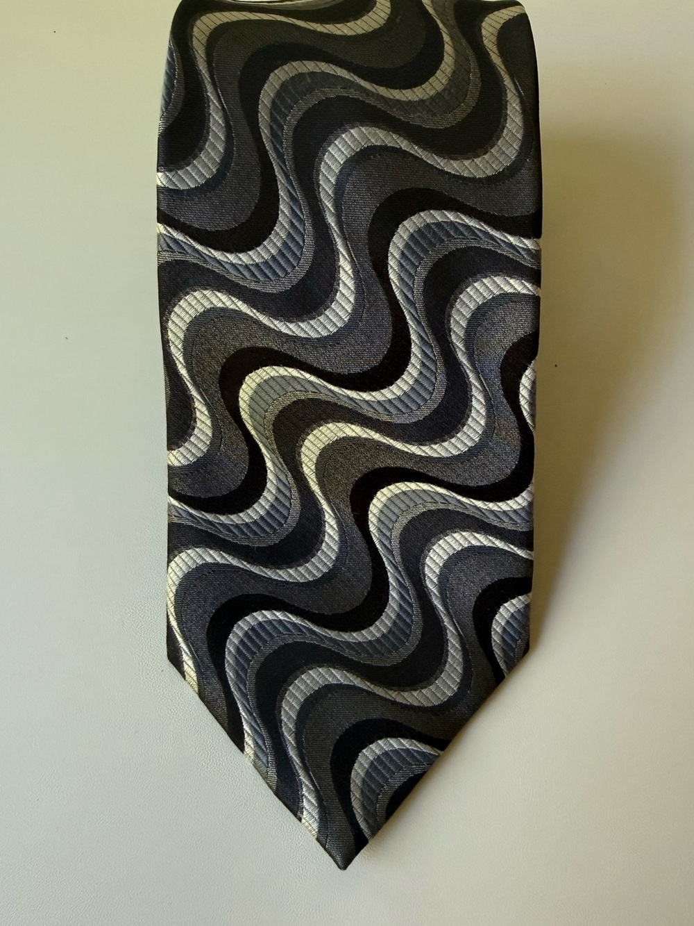 Pierre Cardin Black and Gray Wavy Silk Tie